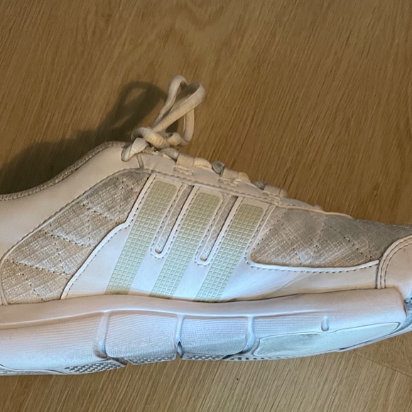 Adidas Women’s Triple Cheer Shoes - Picture 6 of 9